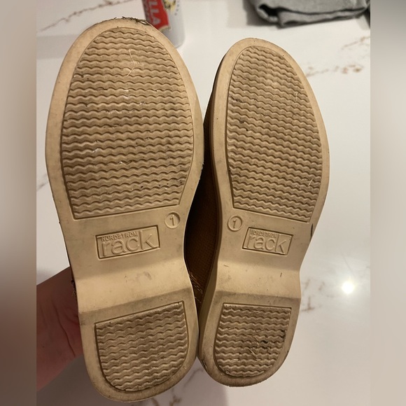 Nordstrom Rack Boys Tan Loafer Shoe Size 1 - Picture 6 of 8